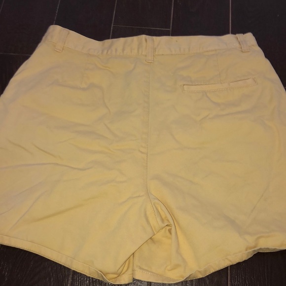 Yellow Calvin Klein Bermuda shorts - Picture 5 of 8